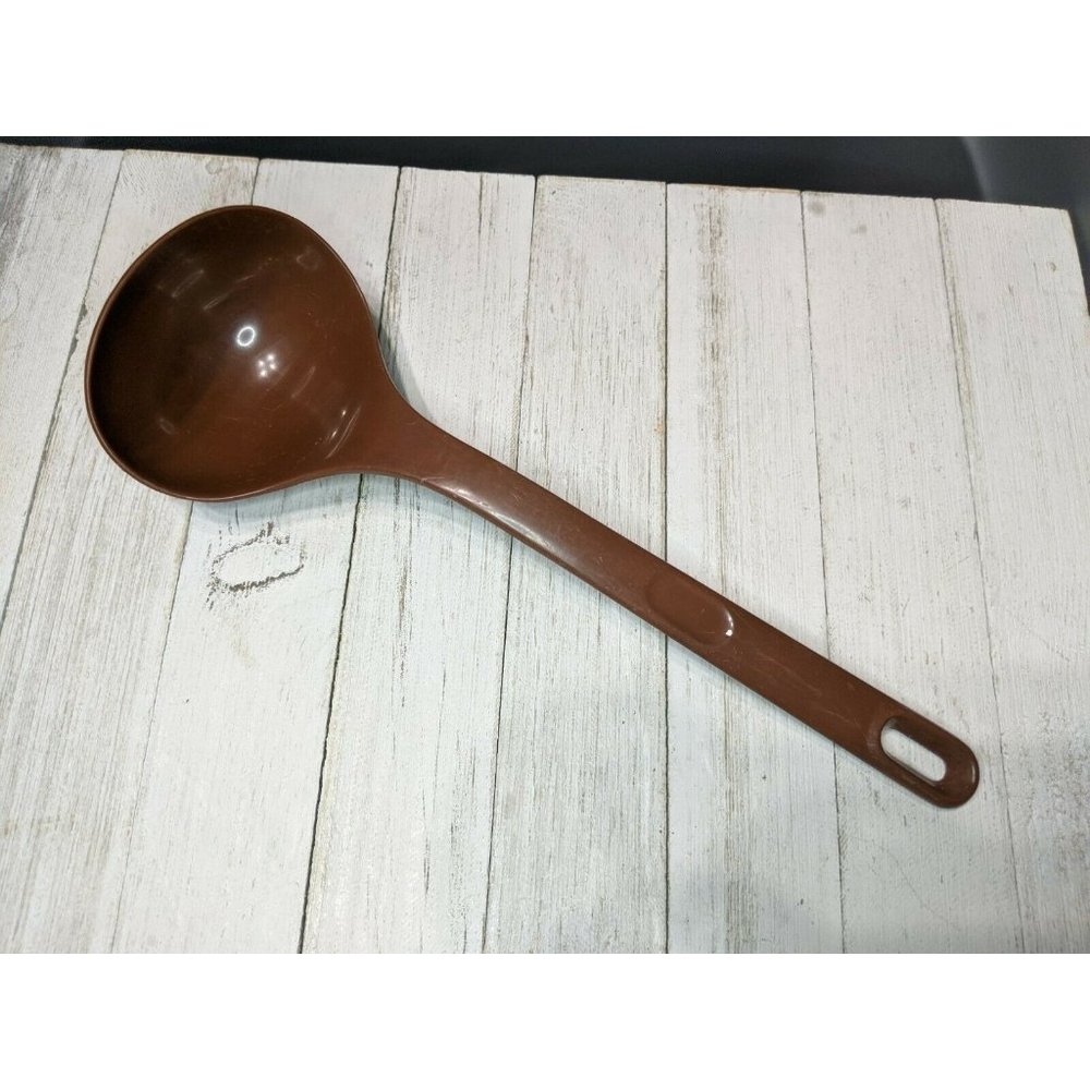 Vintage Rubbermaid Party Pan 11" SAUCE LADLE #0918 Brown